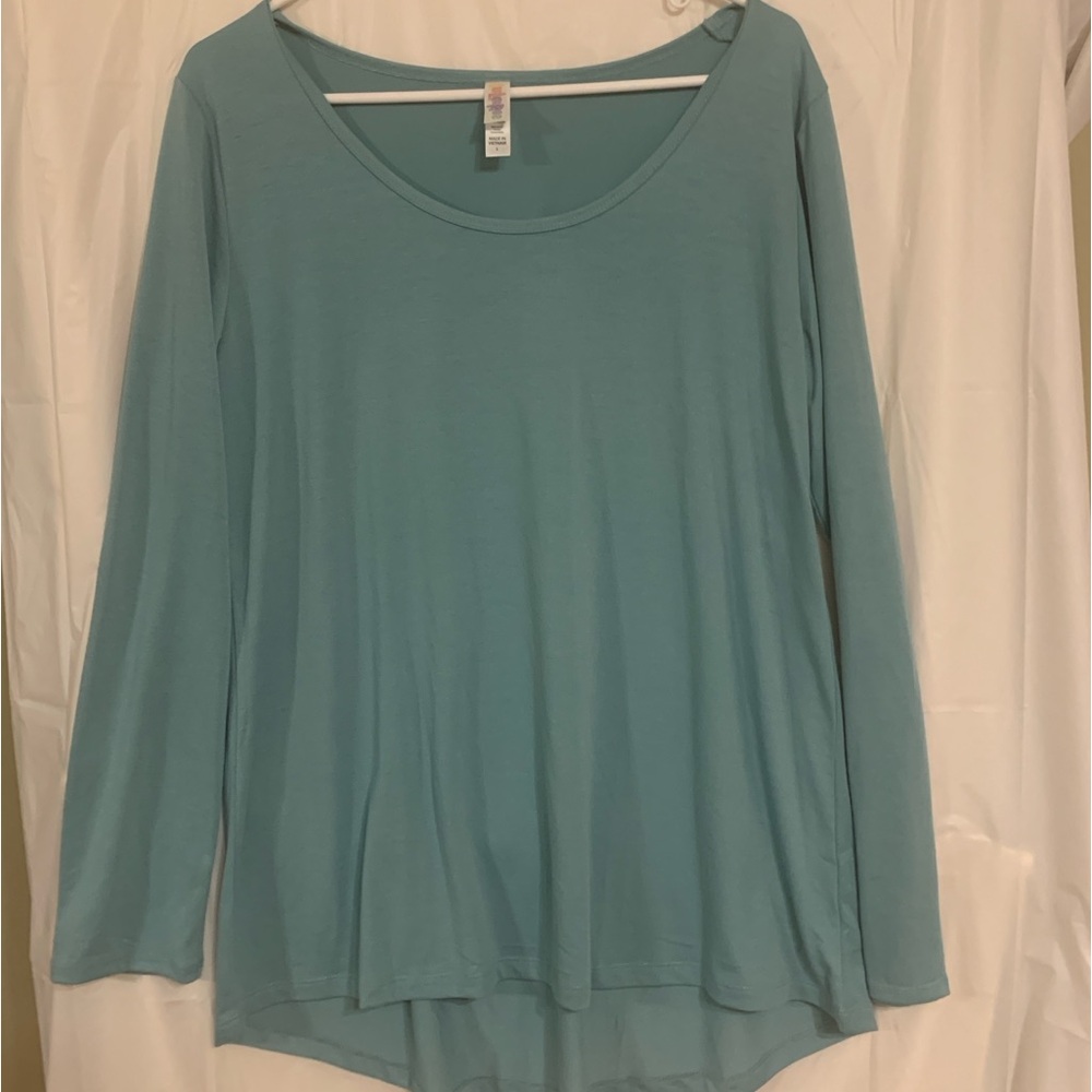 LuLaRue Women’s gently used Large Top